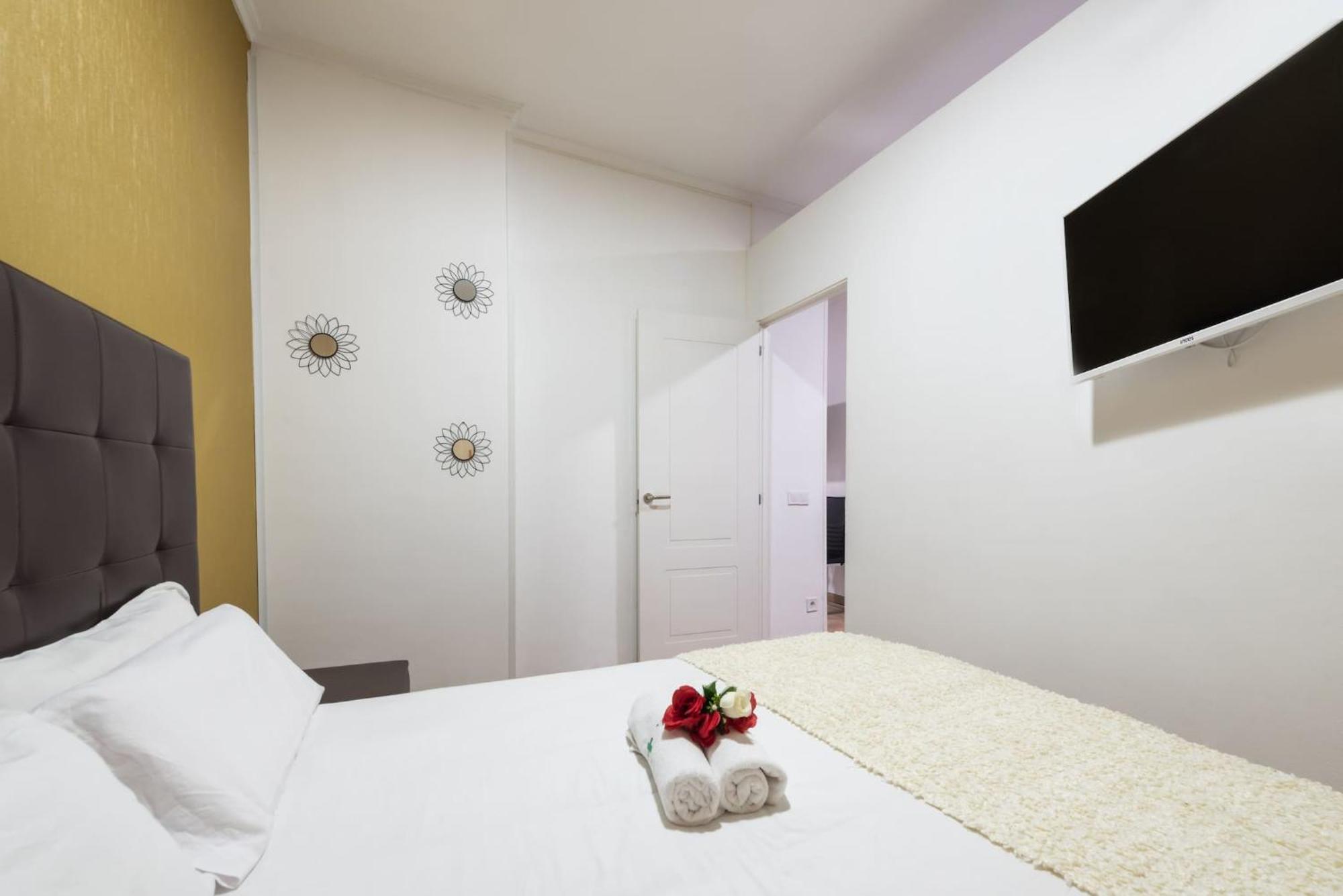Apartamentos Day Madrid Luna Centro Gran Via Sol Malasana Exterior foto